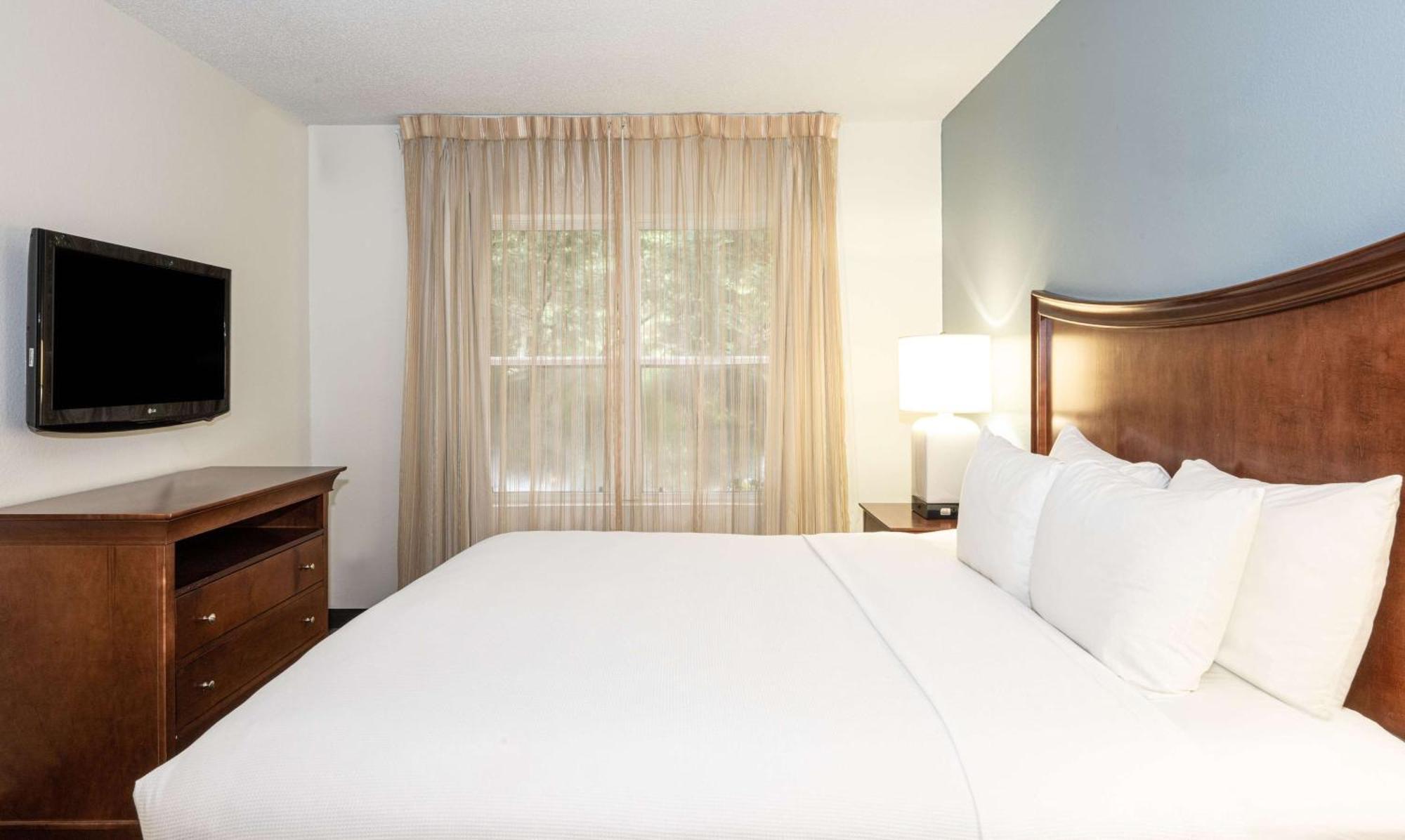 Hyatt House Herndon/Reston Exterior photo