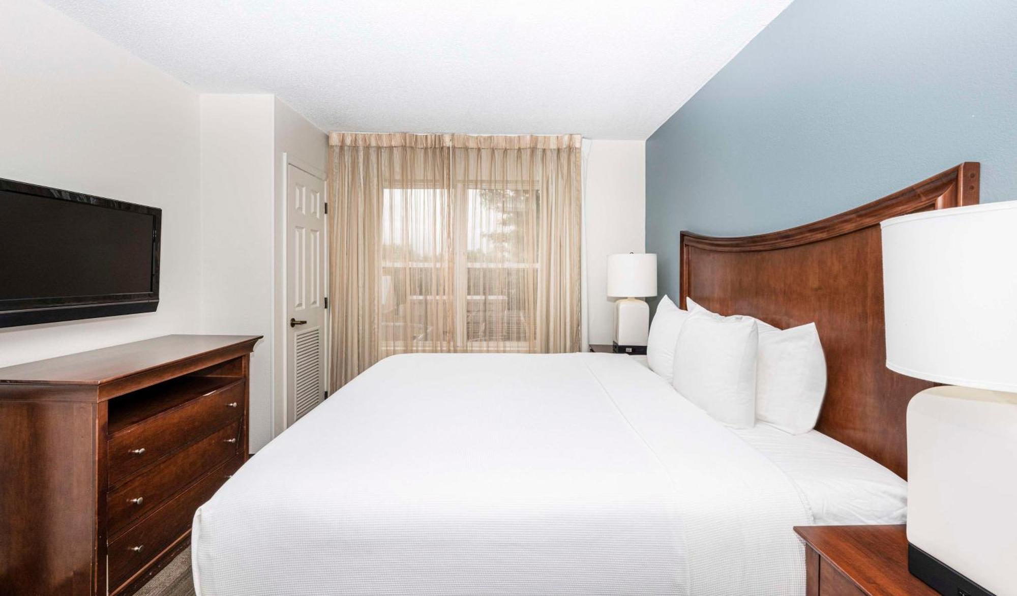 Hyatt House Herndon/Reston Exterior photo