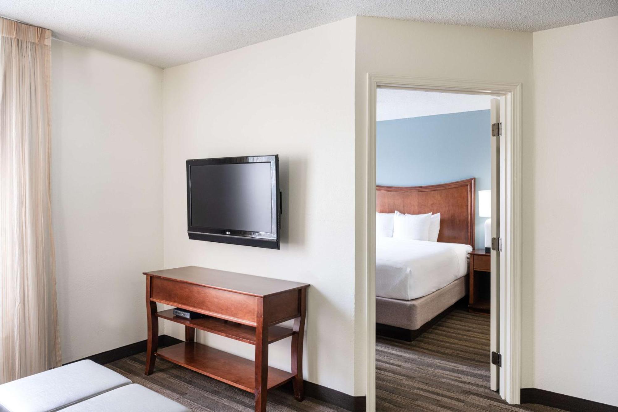 Hyatt House Herndon/Reston Exterior photo