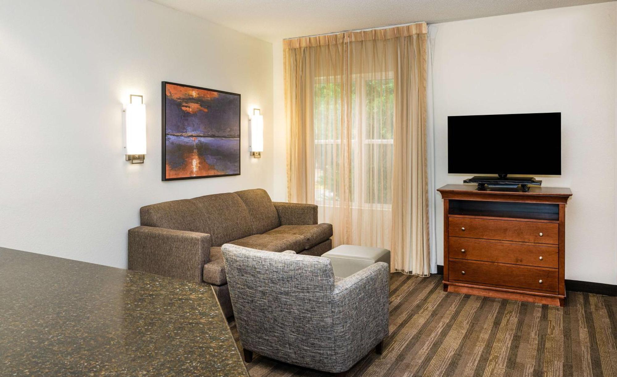 Hyatt House Herndon/Reston Exterior photo