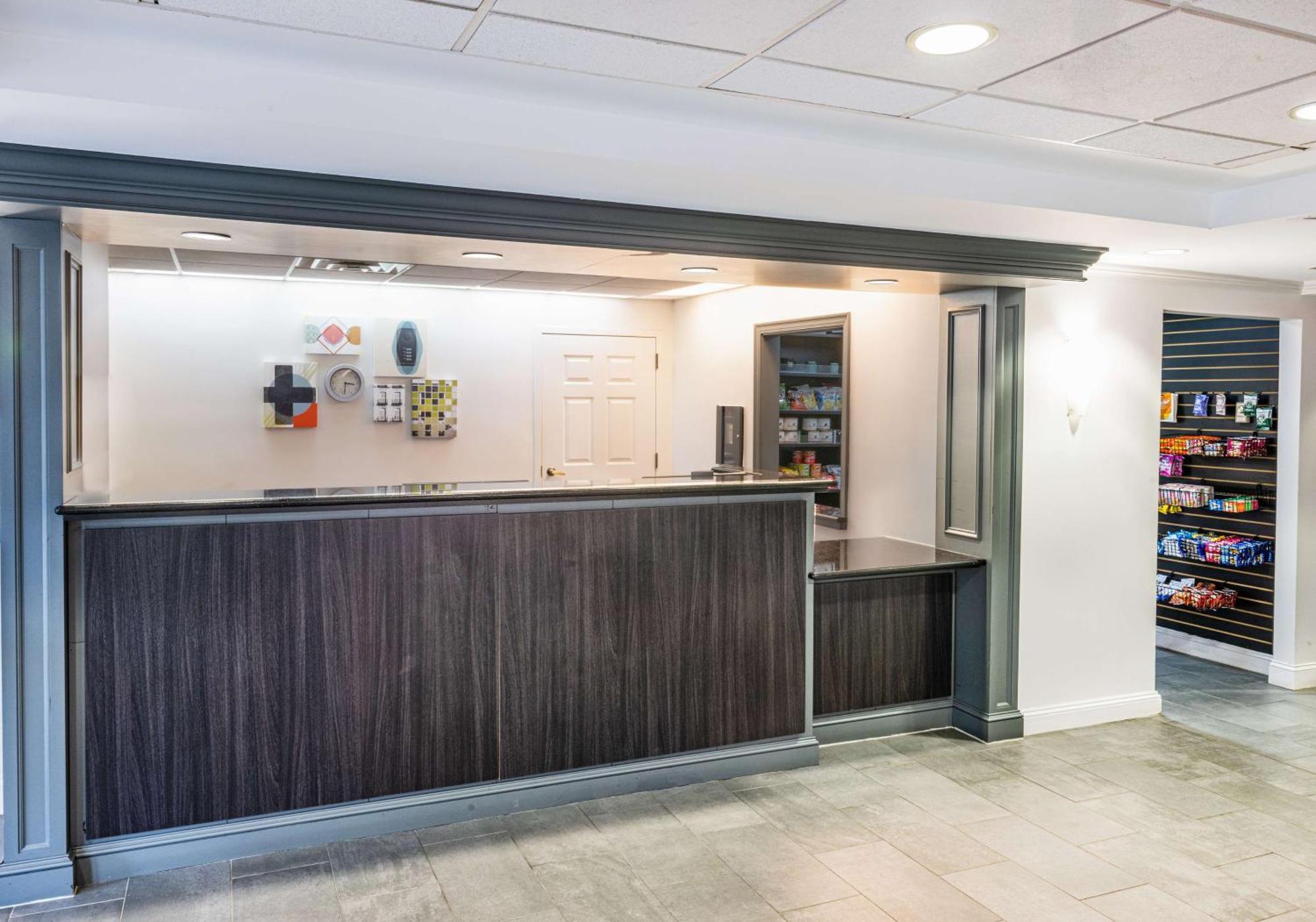 Hyatt House Herndon/Reston Exterior photo