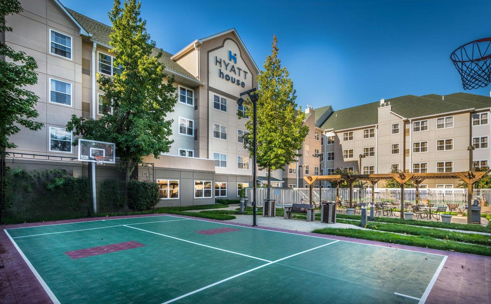 Hyatt House Herndon/Reston Exterior photo